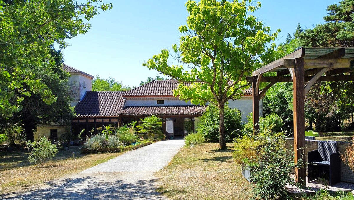 Maison à MONTCUQ