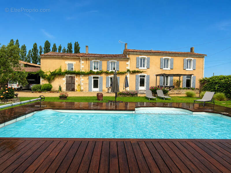 Maison à COURCON