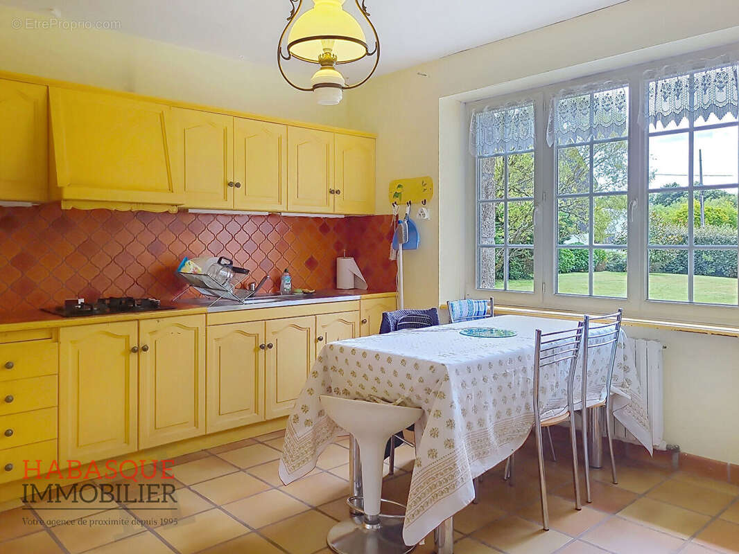 Maison à SAINT-SAUVEUR