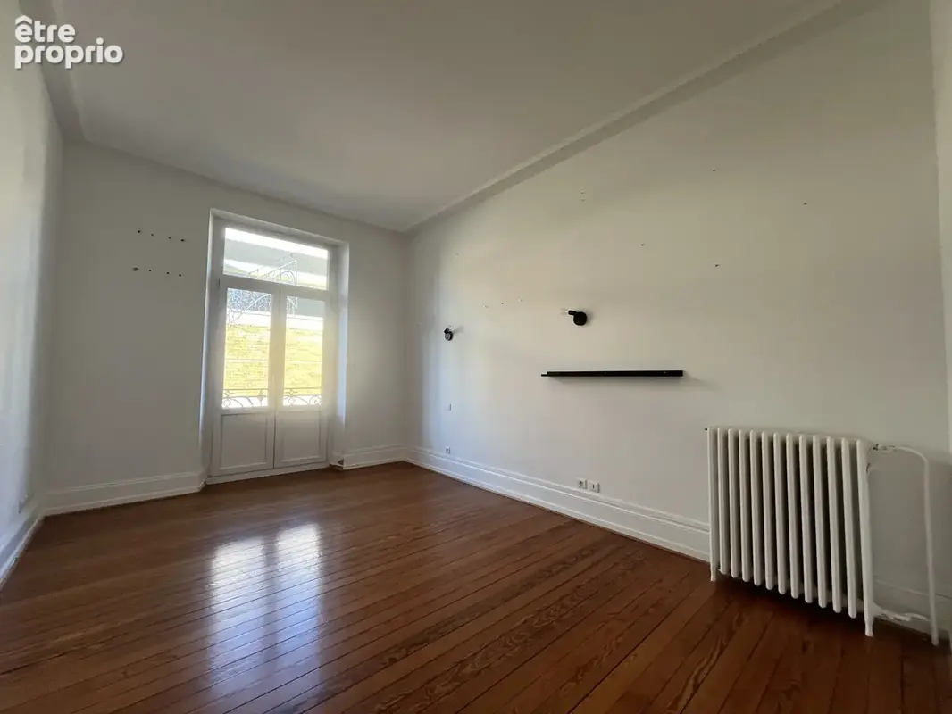 Appartement HAUSSMANNIEN de type T6 avec garage - photo 5