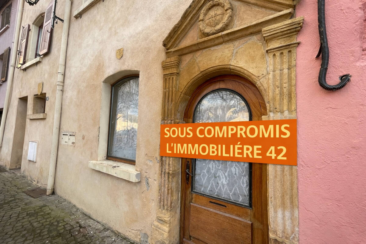 Appartement à L'ARBRESLE