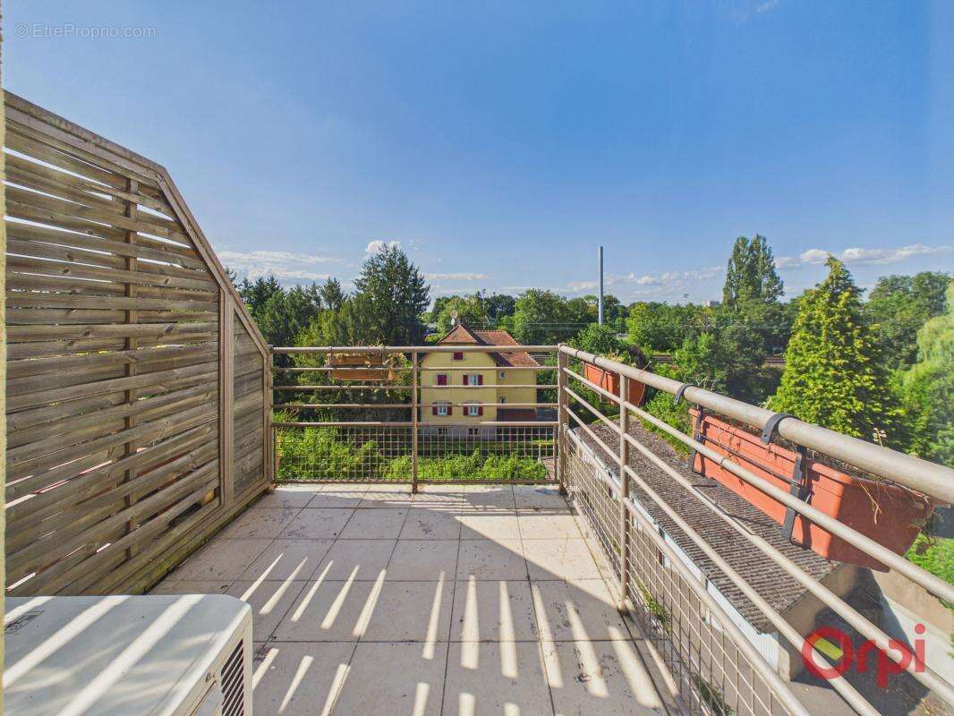 STRASBOURG – Route de Schirmeck  Charmant 2 pièces atypique avec balcon, mezzanine et cave - photo 6