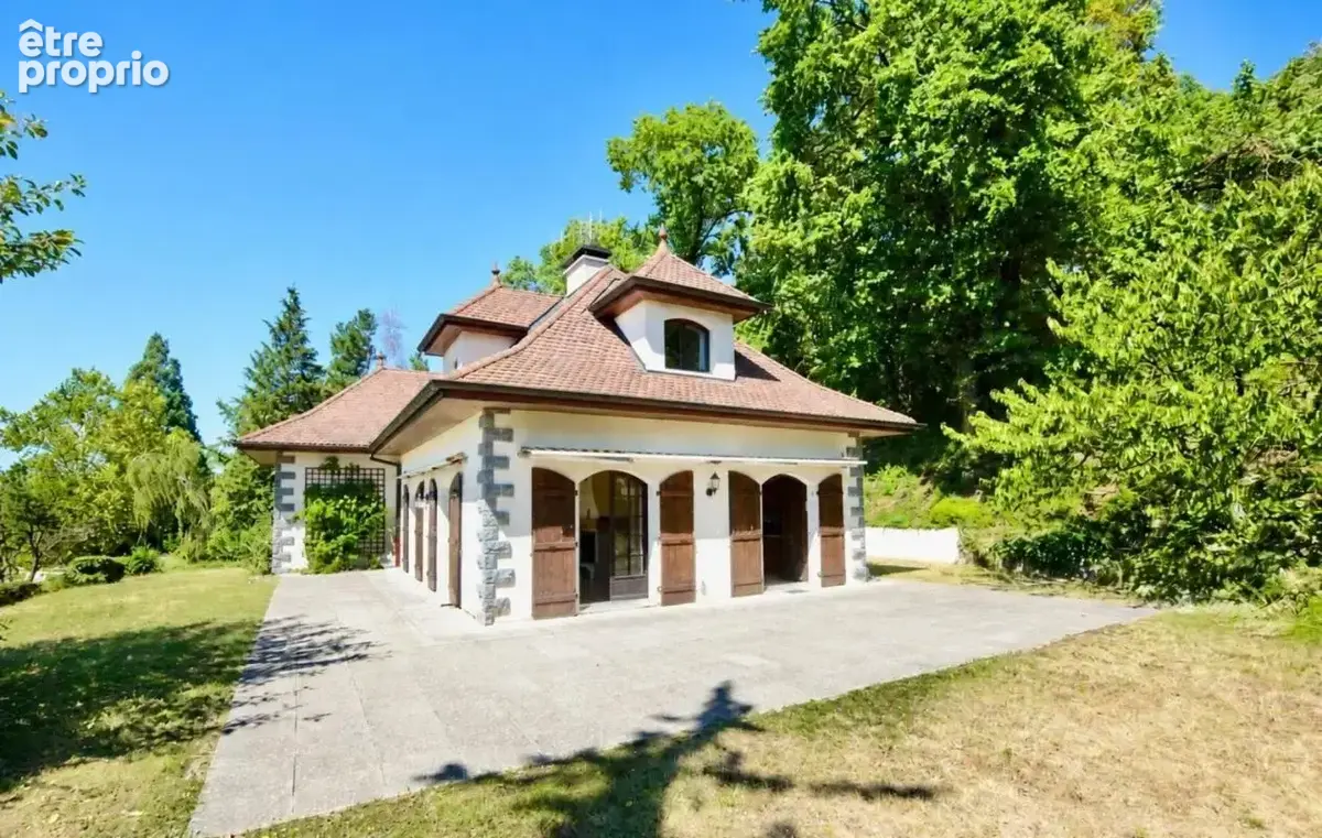 Maison 5 pièces 167 m² · à Vetraz-Monthoux · 167 m² · 698 000 €