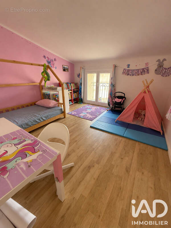 Maison 90 m² à Sainte-Anastasie-Sur-Issole  - photo 8