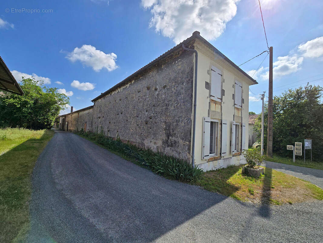 Maison à LOZAY