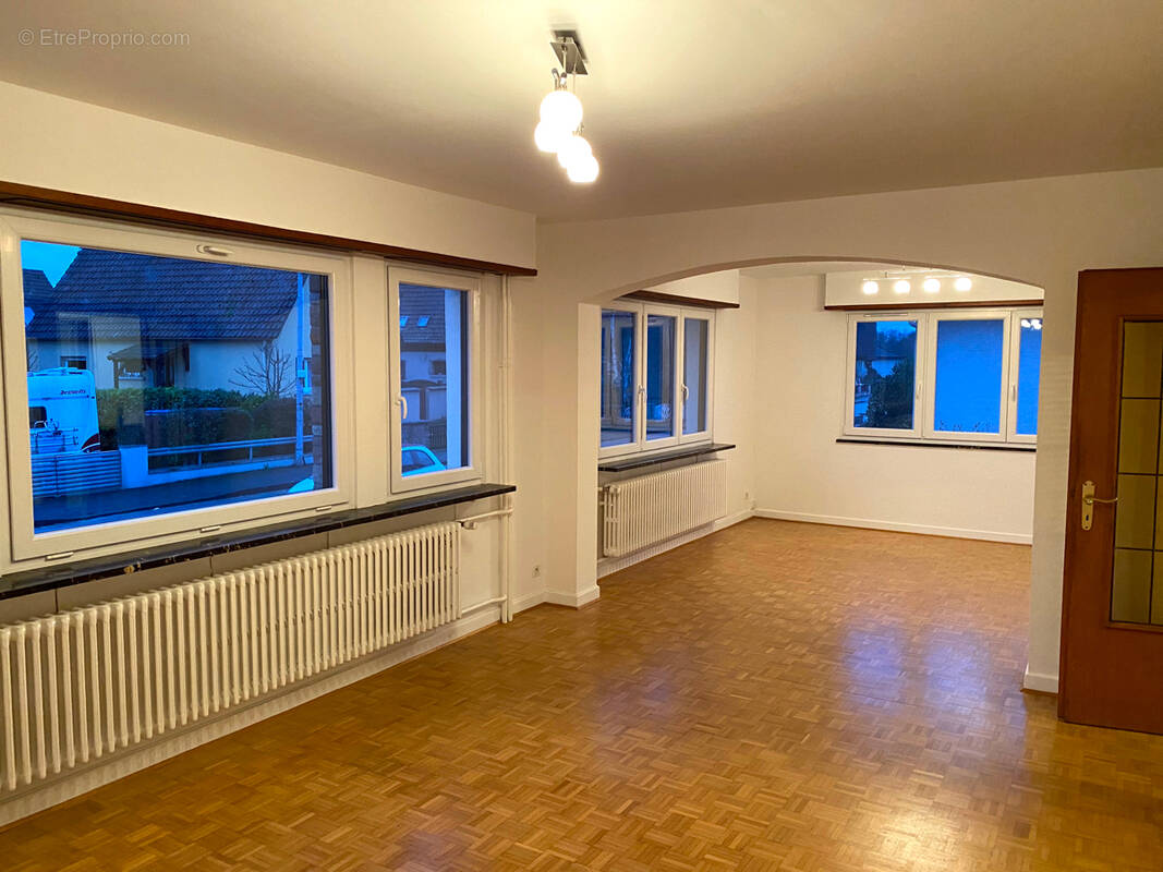 Salon - Salle à manger - Maison à STRASBOURG