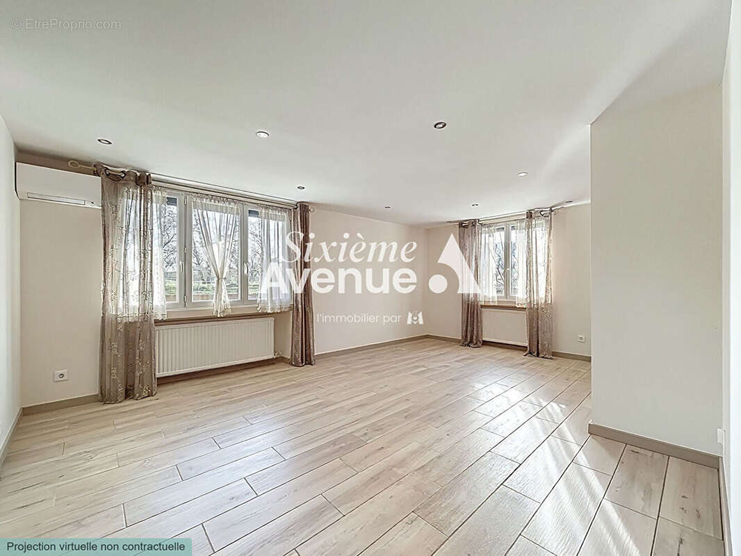 Appartement à DECINES-CHARPIEU