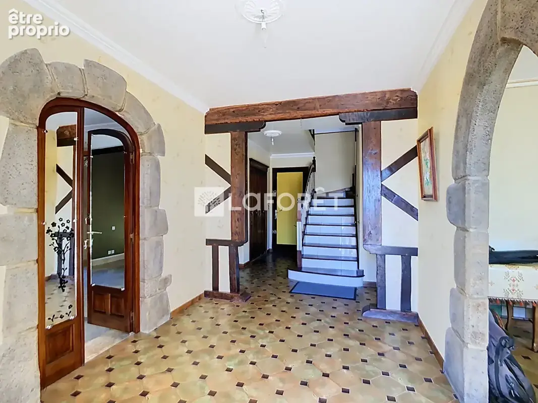 Maison Lassy  - 2 grands séjours - 5 chambres - 200 m2 - photo 13