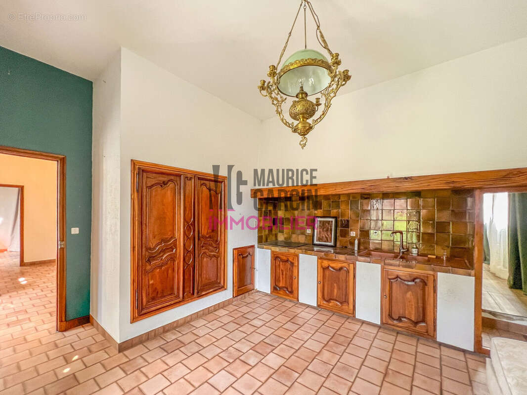 Maison 250 m² à Carpentras  - photo 8