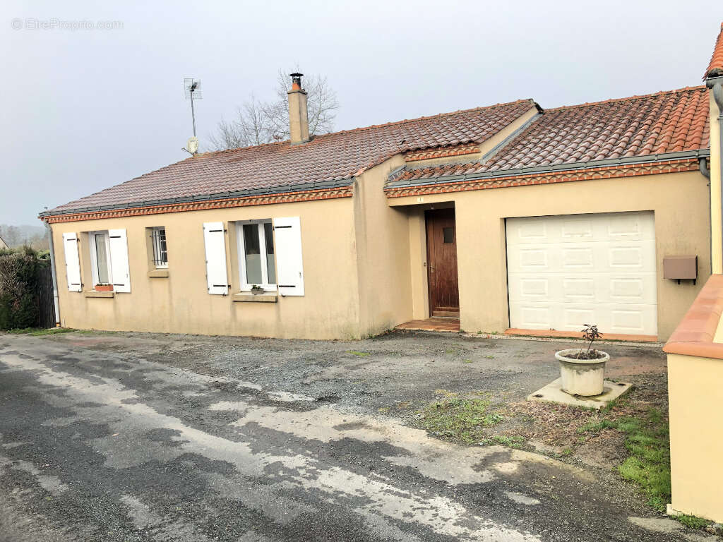 Maison à LA POMMERAIE-SUR-SEVRE