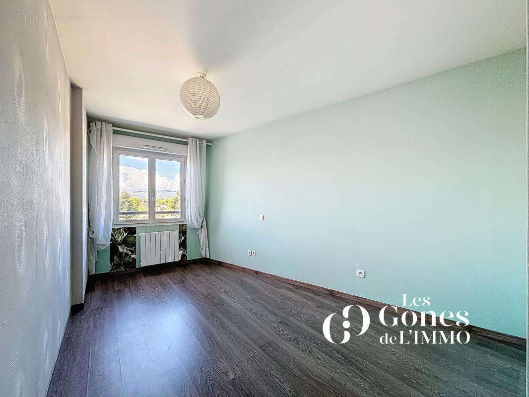 Appartement à CRAPONNE