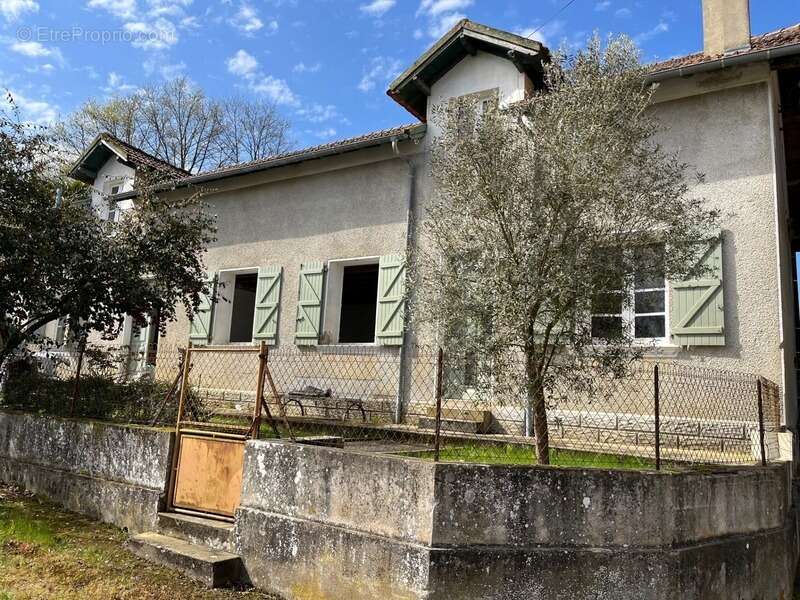 Maison à LEMBEYE