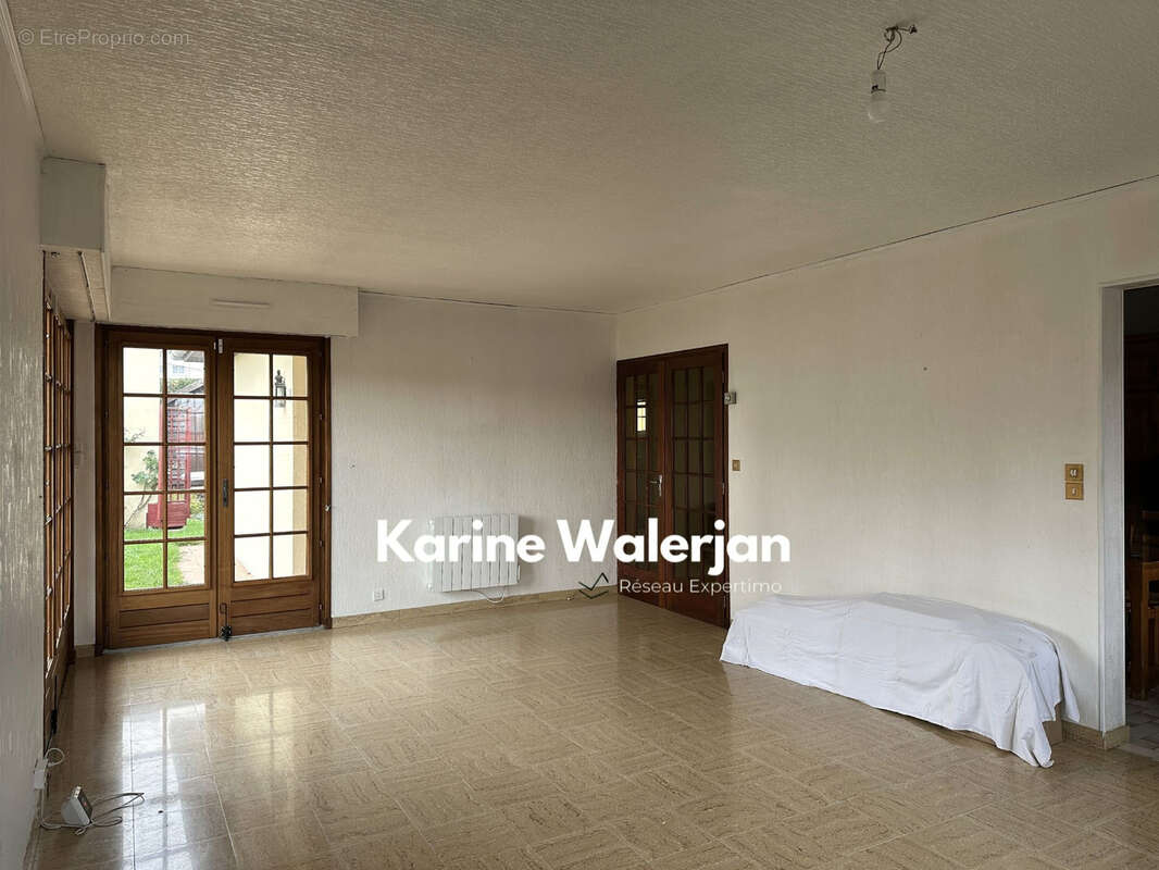 Maison à COURRIERES