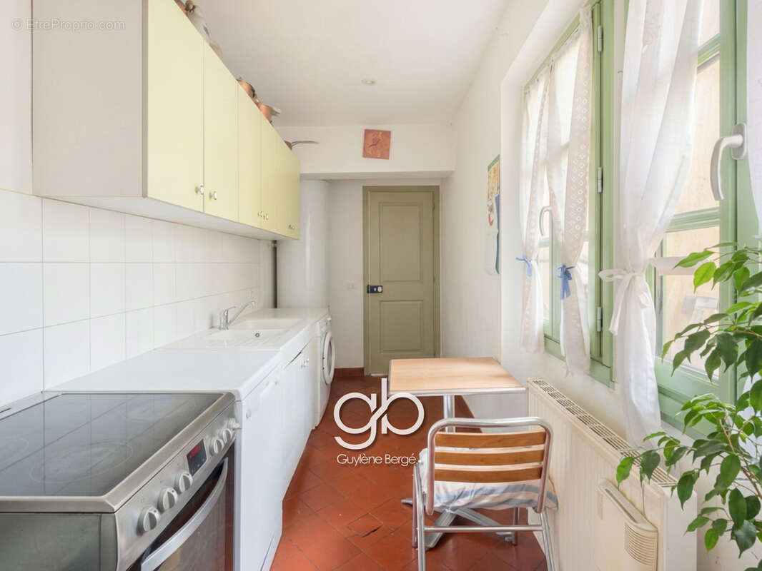 Appartement bourgeois de 126,81 m2 dans un hôtel particulier au cœur du centre historique de béziers - photo 2