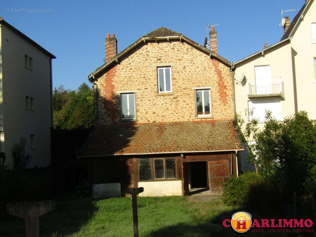 Maison à SAINT-VICTURNIEN