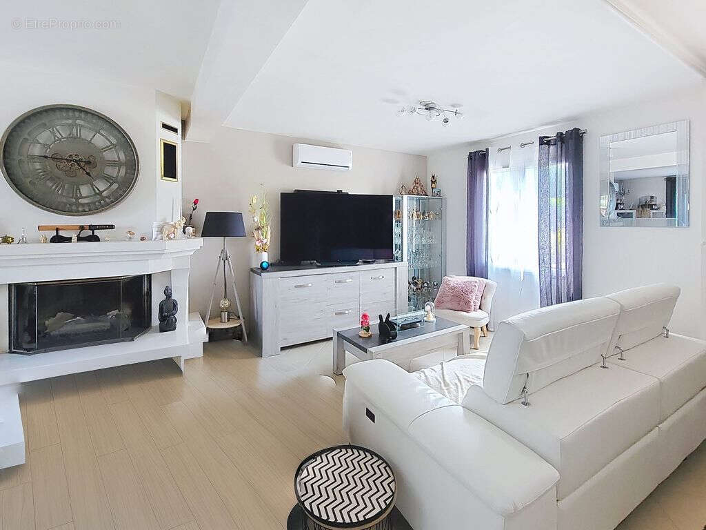 Maison à CRESSERONS