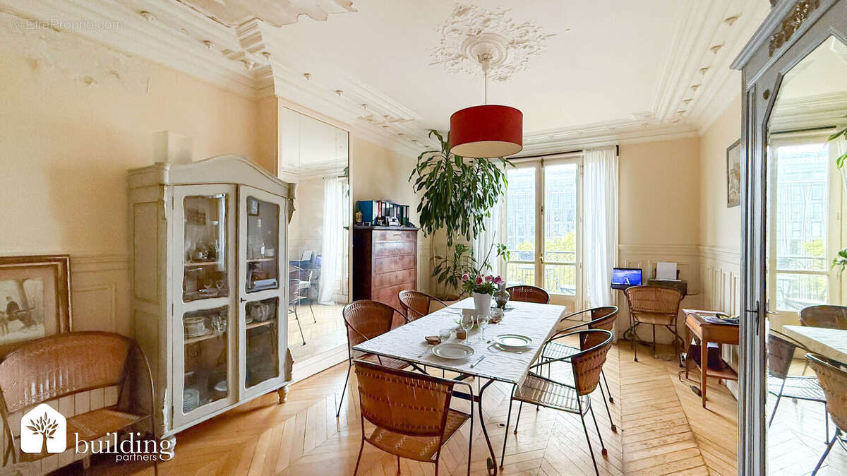 Appartement à PARIS-17E