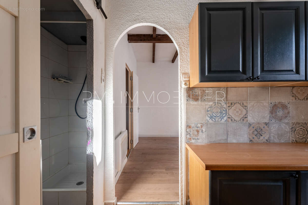 Appartement à MARSEILLE-4E