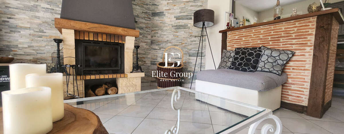 Maison à SAINT-CHAMASSY