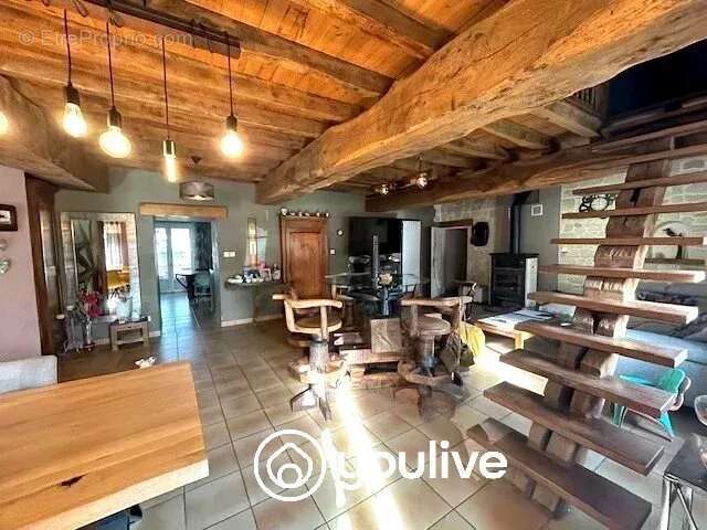 Maison à COMMEQUIERS