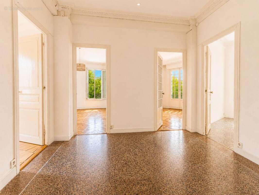   - Appartement à NICE