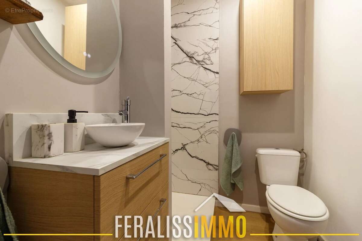 Duplex rénové avec charme en plein coeur de ville ! - photo 9