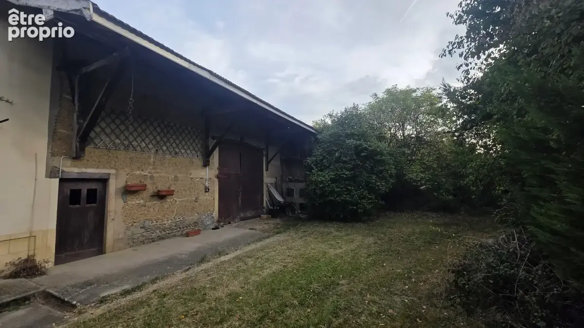 Artas   secteur revollet   maison à rénover avec fort potentiel - photo 2