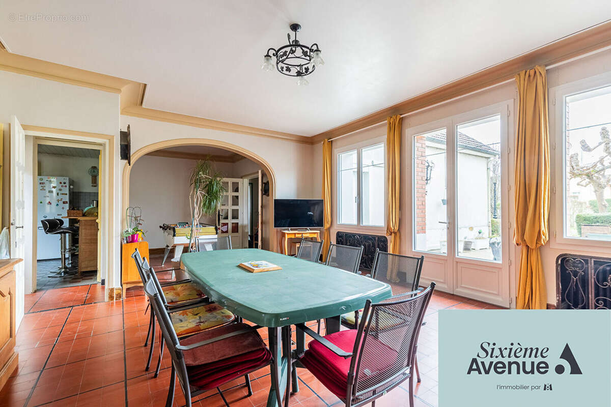 Maison à SAVIGNY-SUR-ORGE