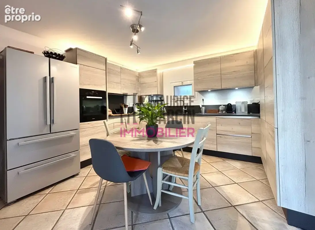 Maison 5 pièces 170 m² à vendre à Caumont-Sur-Durance (84510) - photo 2