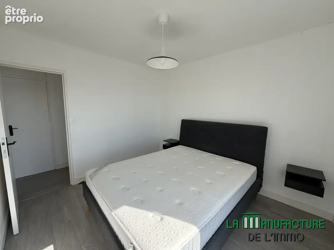 Appartement F4 - 85,37M2 - Balcon - Cave - Parking - Saint-Etienne/ Portail Rouge - photo 9