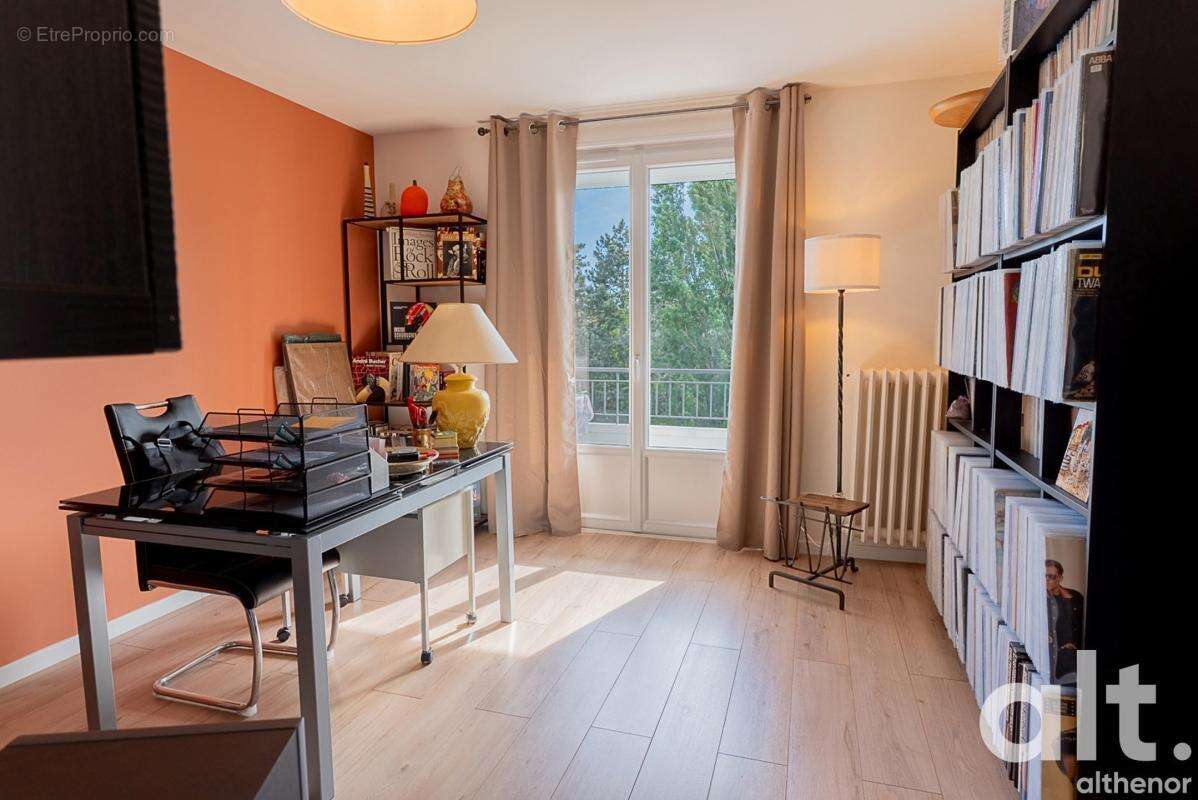 Appartement à Annecy — 3 chambres et traversant - photo 6