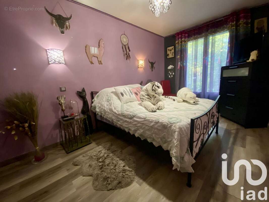Appartement 81 m² à Combs-La-Ville  - photo 6