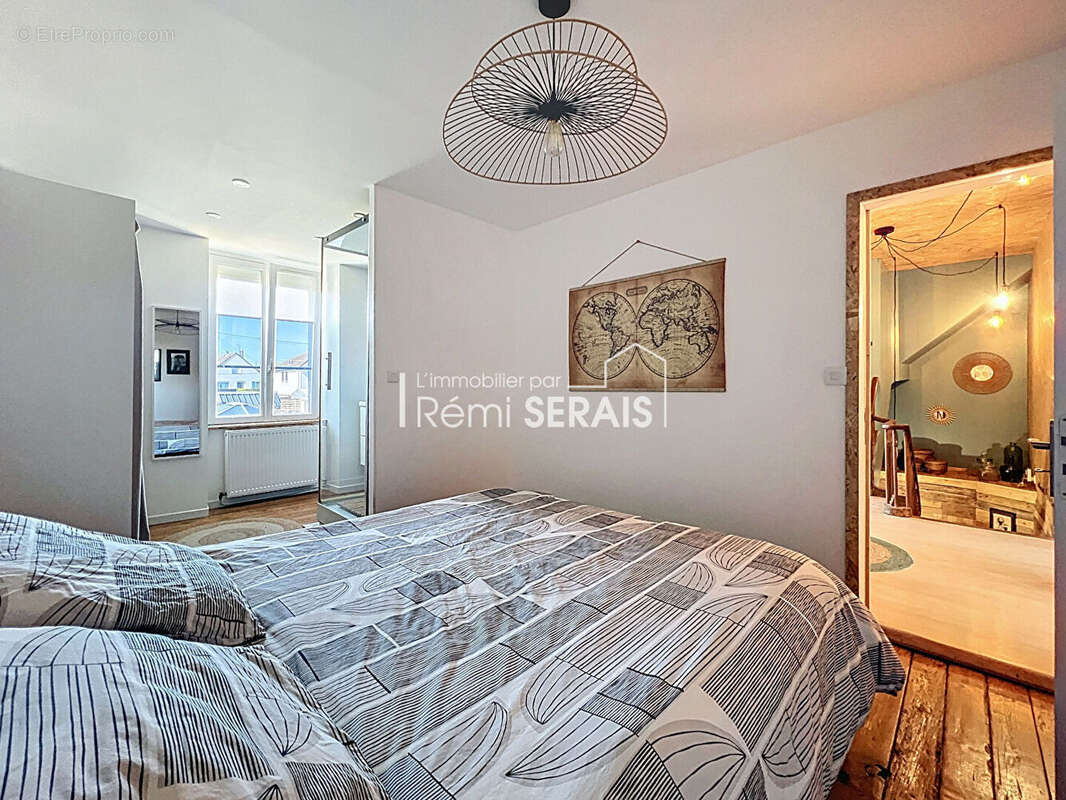 Maison à SAINT-DENIS-DE-MERE