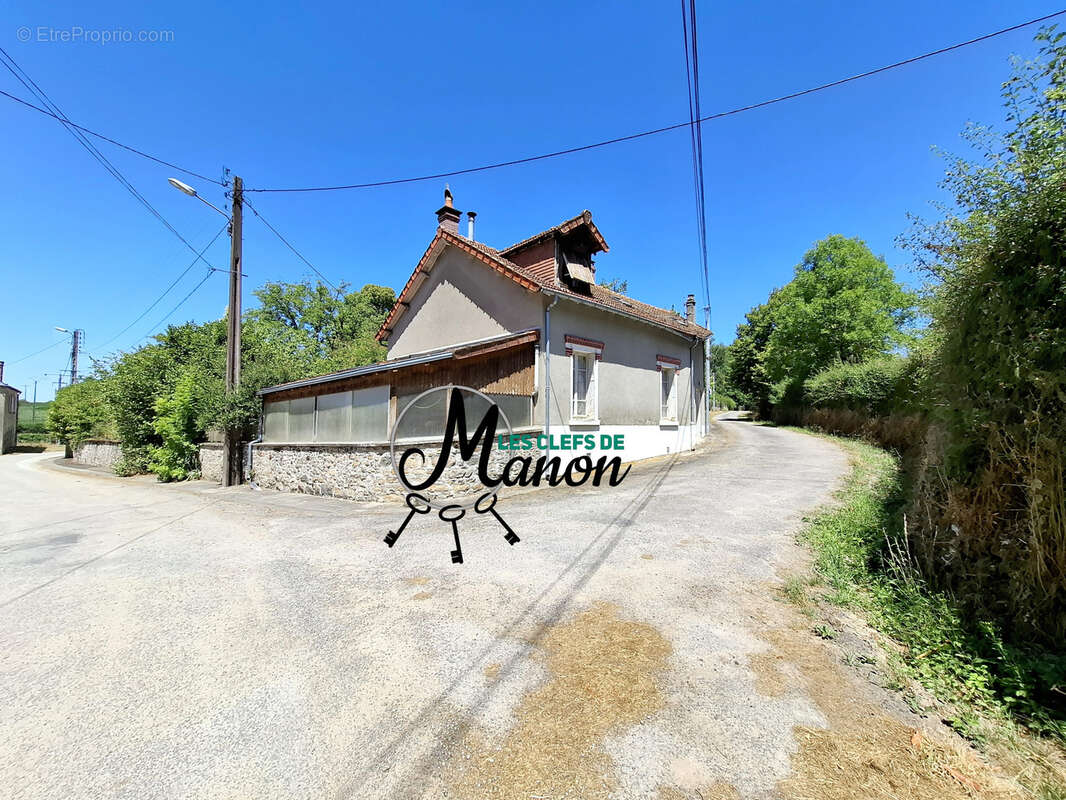 Maison à SAINT-SULPICE-LES-FEUILLES