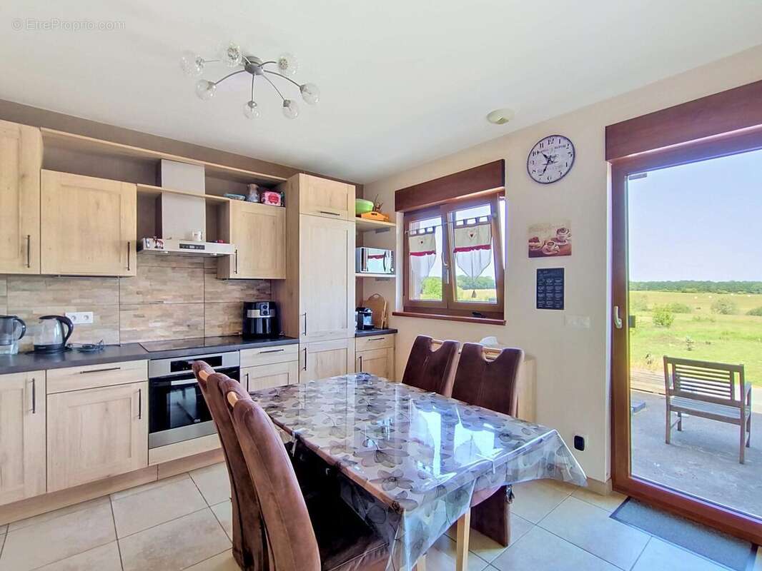Maison 176 m² à Freybouse  - photo 6