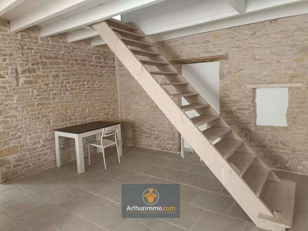 Maison à SAINT-HILAIRE-LA-PALUD