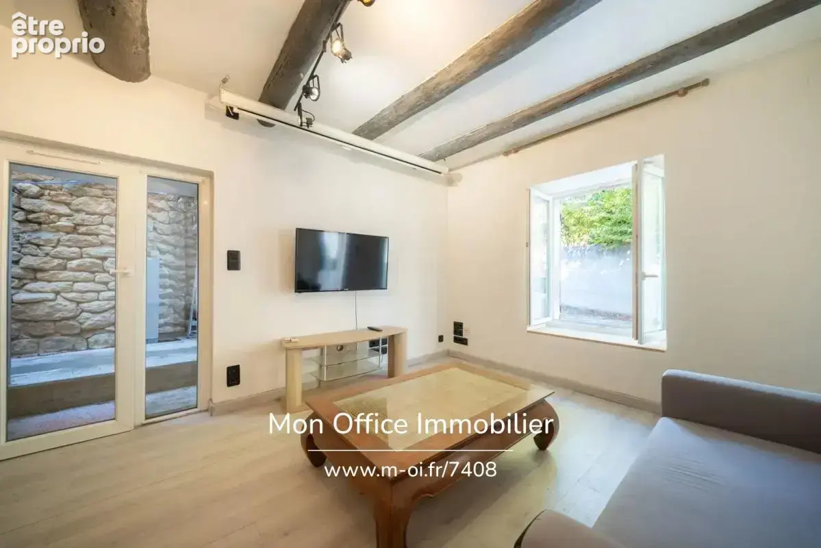 Référence : 7408-YAN - Appartement 2 pièces avec extérieur au centre ville - photo 2