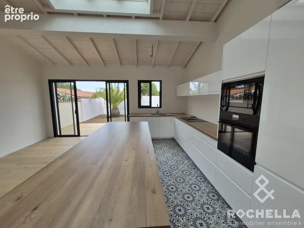 Maison 4 pièces 141 m² à vendre à Salles-Sur-Mer (17220) - photo 2