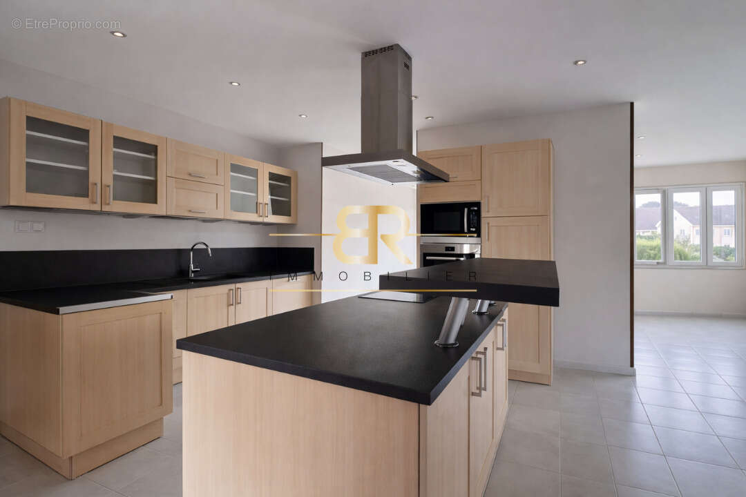 Maison à PONTAULT-COMBAULT