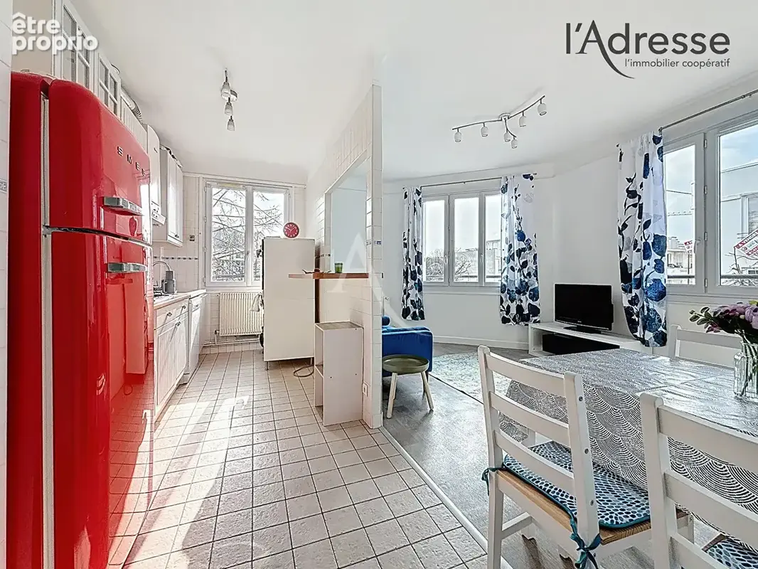 RUEIL-MALMAISON/ Avenue du Président Pompidou - Appartement 2 pièces 47m² - 1 Cave - photo 5