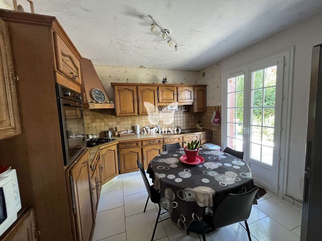 Maison à CHAILLAC-SUR-VIENNE