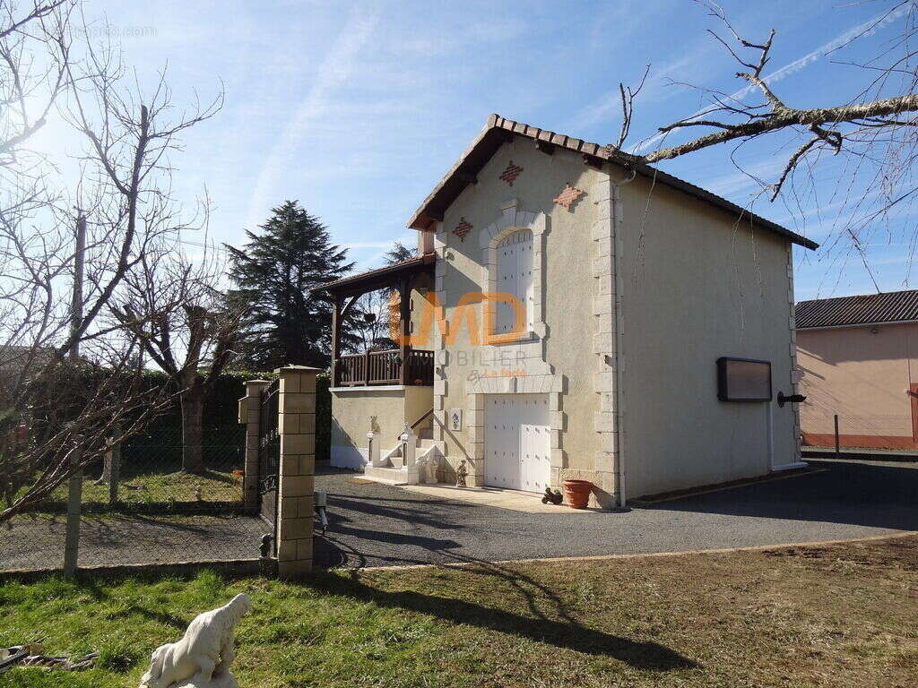 Maison à SAINT-FRONT-DE-PRADOUX