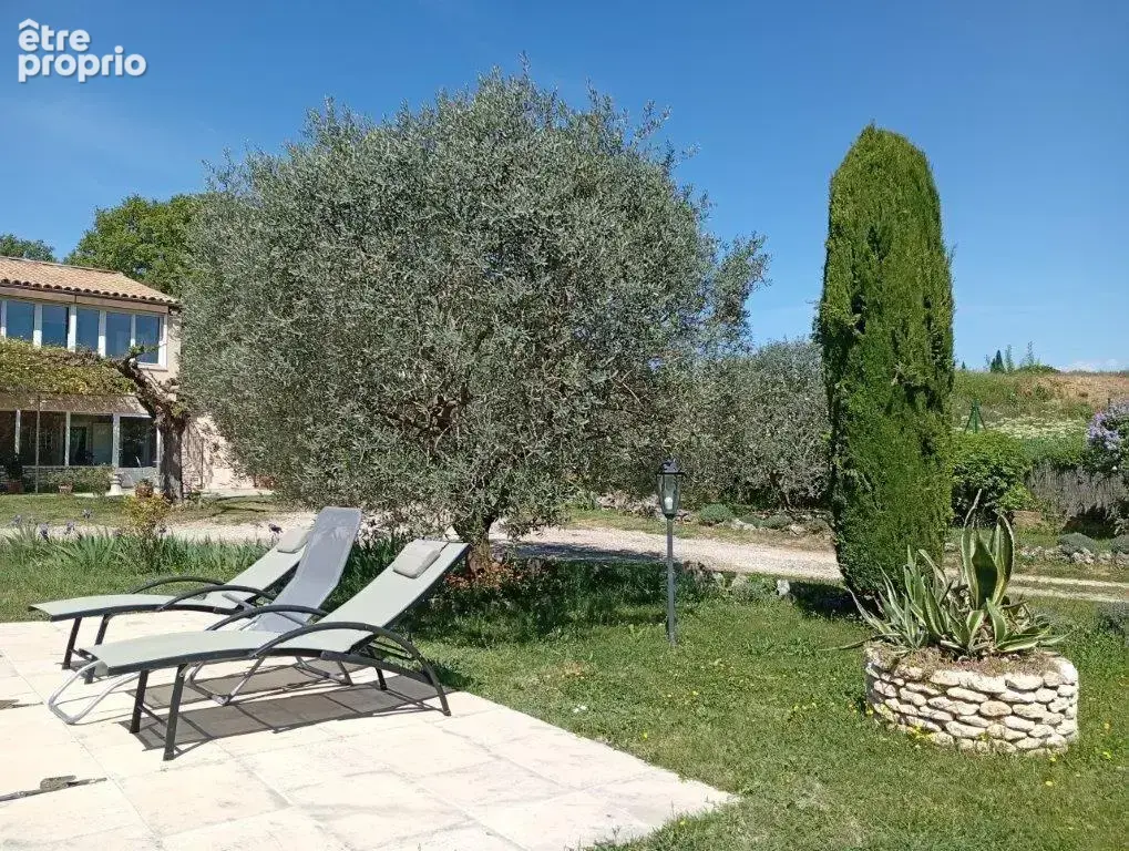 A vendre à Gargas spacieuse avec deux appartements et piscine - photo 14