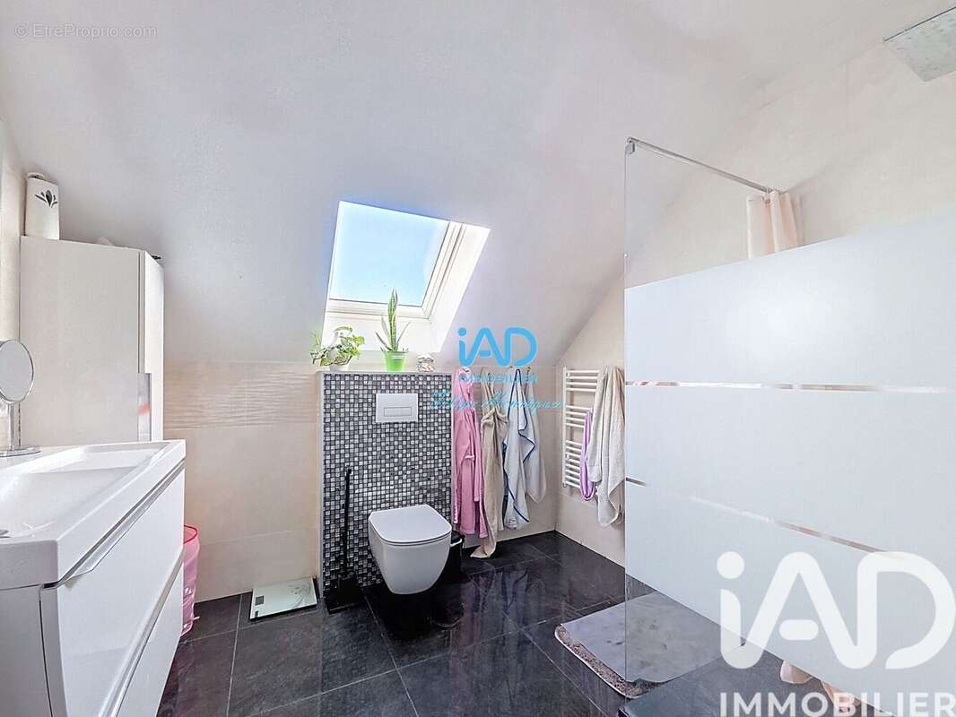 Maison 113 m² à Tournan-En-Brie  - photo 7