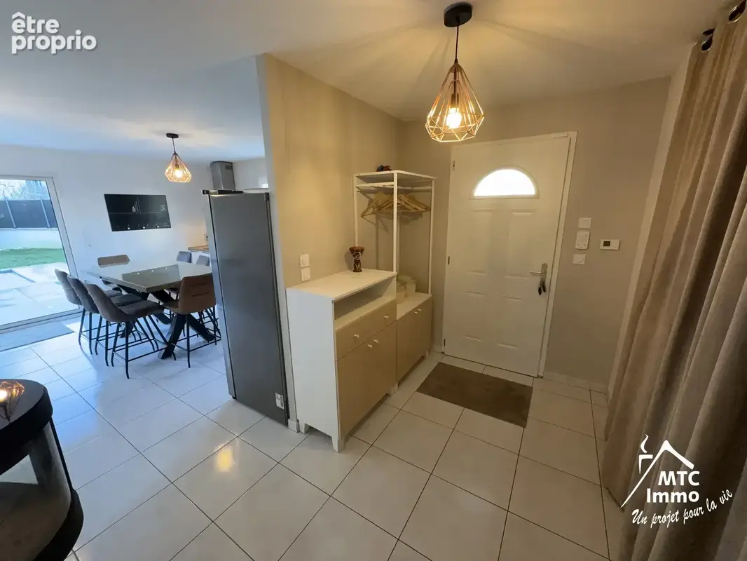Maison 140 m2 / garage / piscine / terrain 614 m2 - photo 4