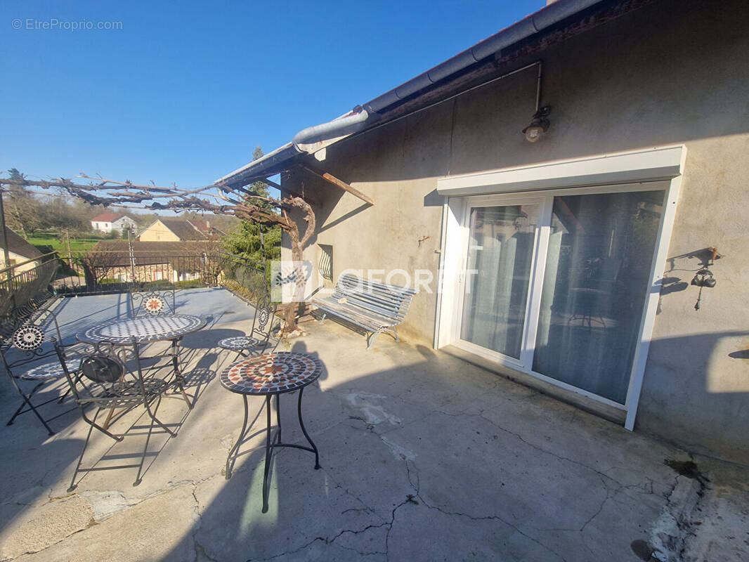 Maison à LES ARSURES