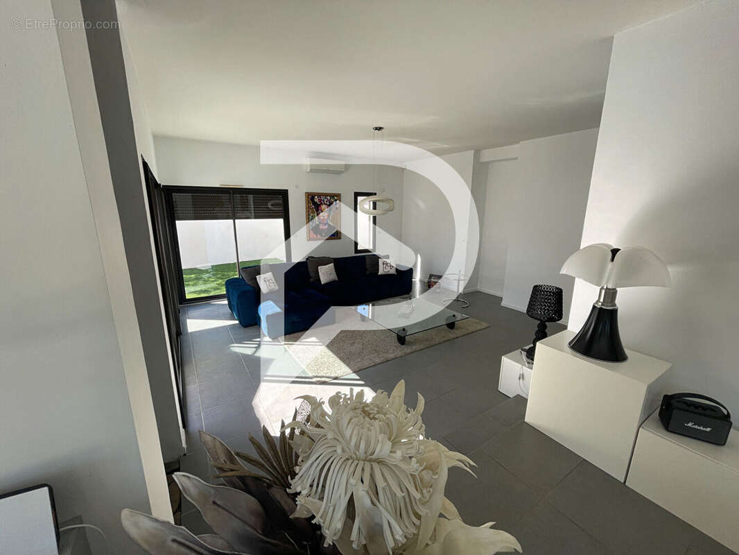 Maison à CORNEILHAN