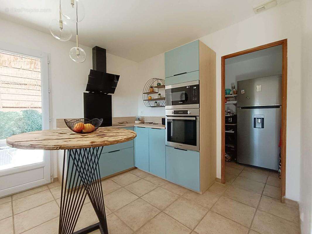 Maison à FONTVIEILLE