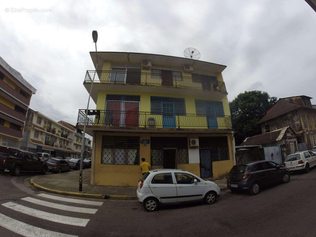 Immeuble de 2 etage à la rue GOinet - photo 4