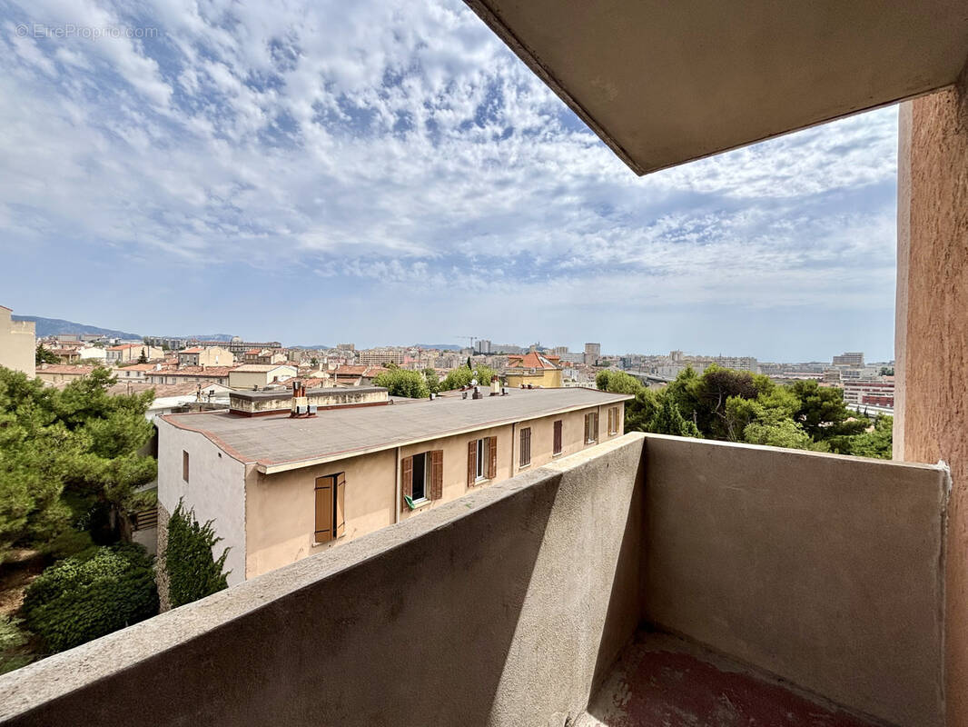 Appartement à MARSEILLE-3E